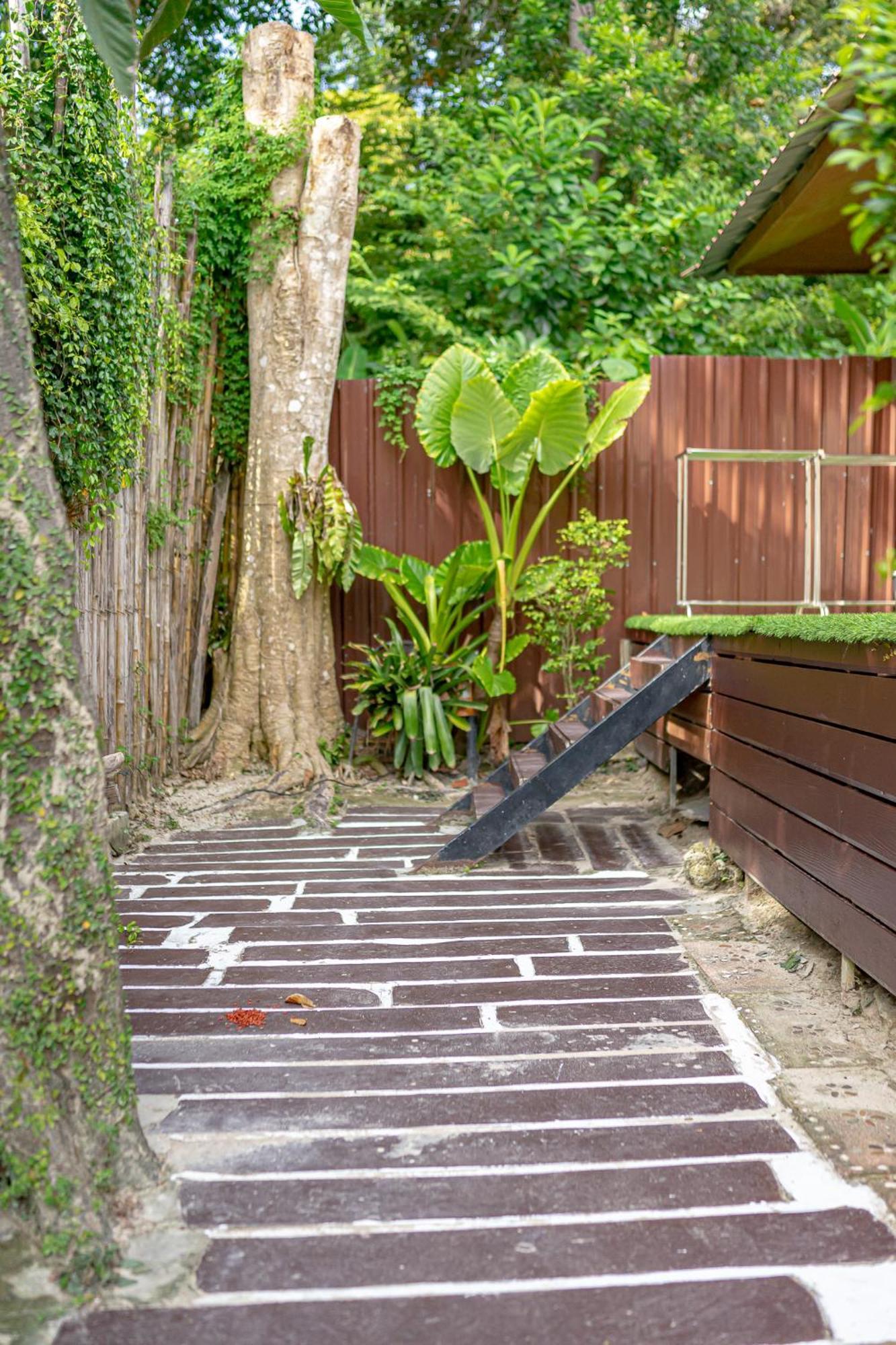 Good Mood Resort Koh Lipe Exteriör bild